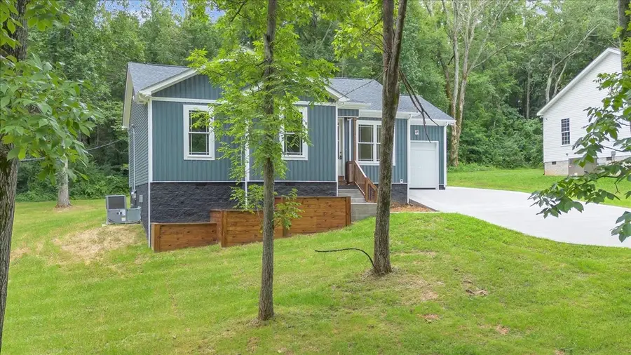 634 Mountain View Dr, Morrison, TN 37357 - #2