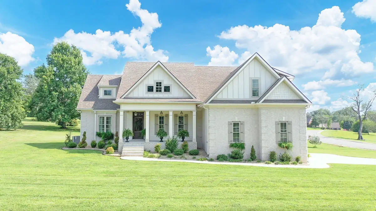 204 Green Hills Dr, Shelbyville, TN 37160 - #1