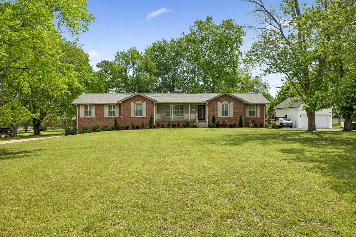 281 Lake Terrace Dr, Hendersonville, TN 37075 - #1