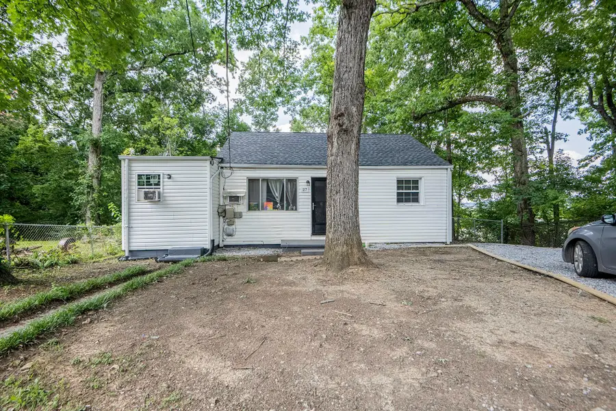 27 W 51st Street, Chattanooga, TN 37410 - #2