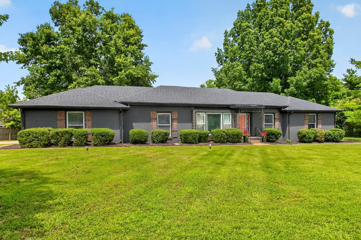 431 Douglas Bend Rd, Gallatin, TN 37066 - #1
