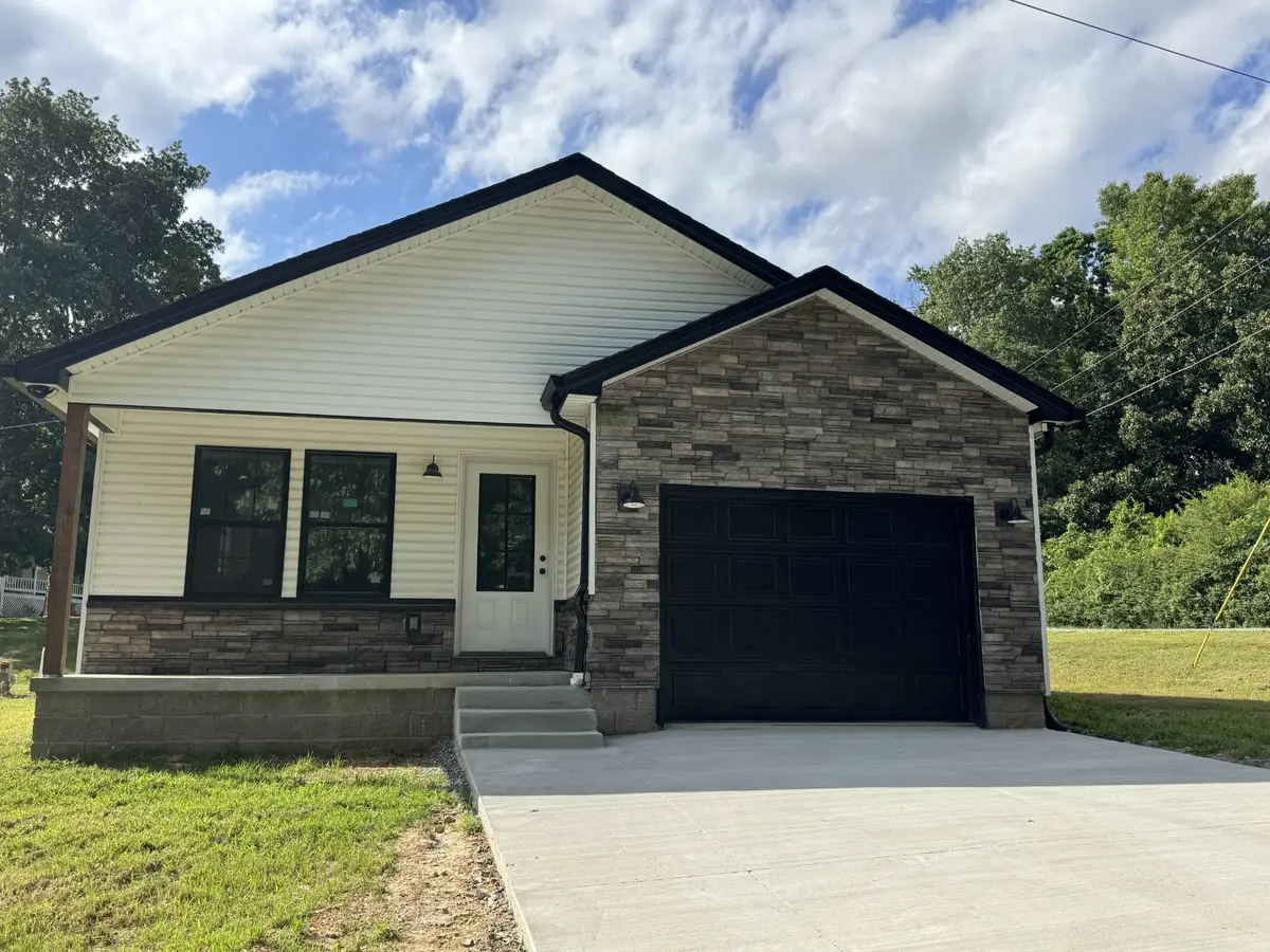 296 Hillview Dr, Cadiz, KY 42211 - #1