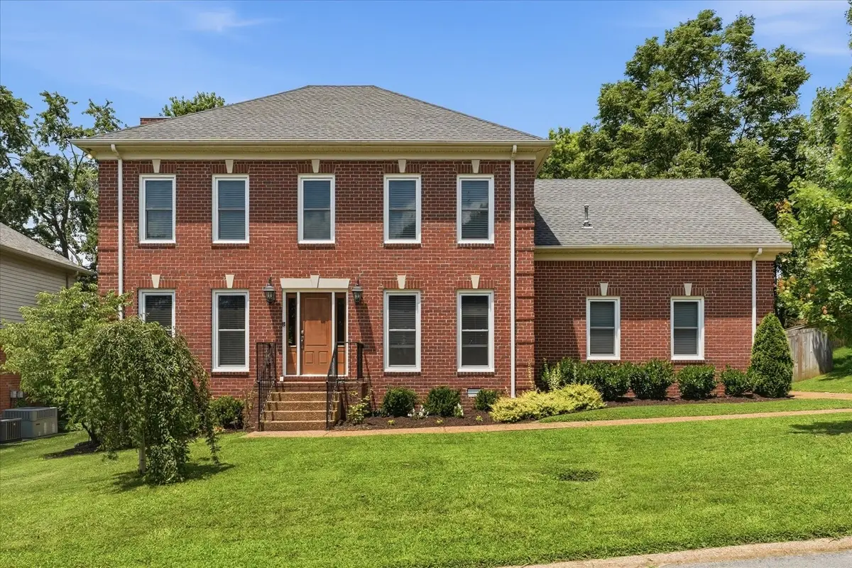 7225 River Bend Rd, Nashville, TN 37221 - #1