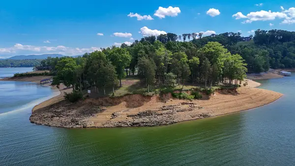 123 Ridge Point Trl, Dandridge, TN 37725