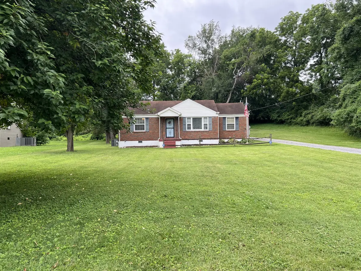 3107 Crosswood Dr, Nashville, TN 37214 - #1