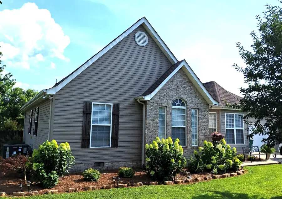 131 Charlotte Dr, Winchester, TN 37398 - #3