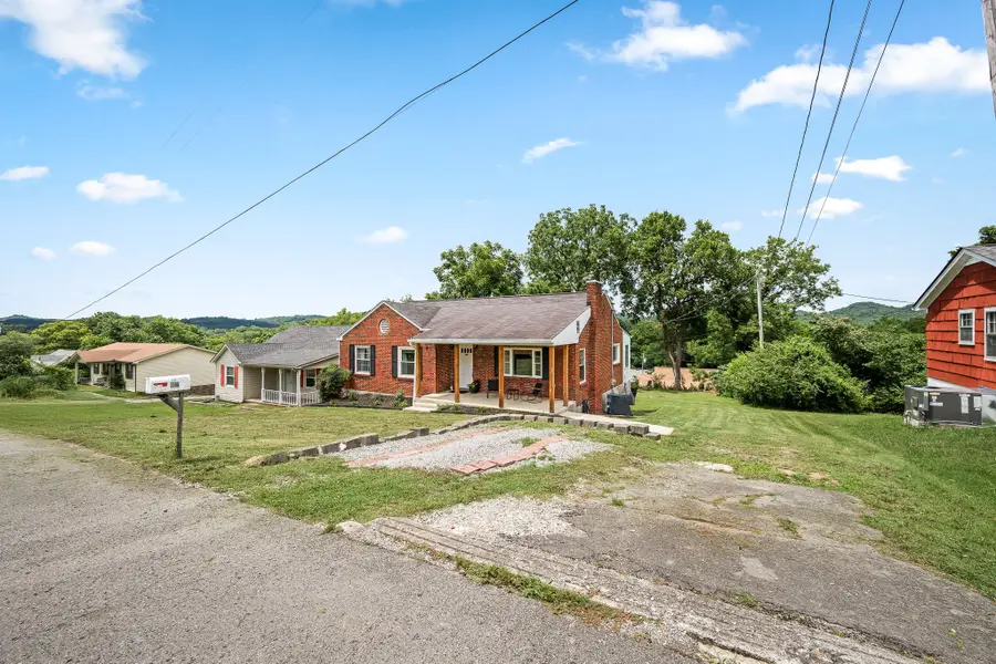 412 Lehman St, Woodbury, TN 37190 - #2