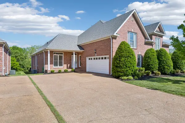 229 Stoners Glen Ct, Hermitage, TN 37076
