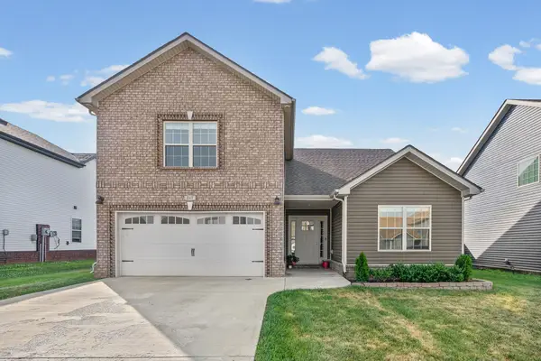 247 Dugger Dr, Clarksville, TN 37042