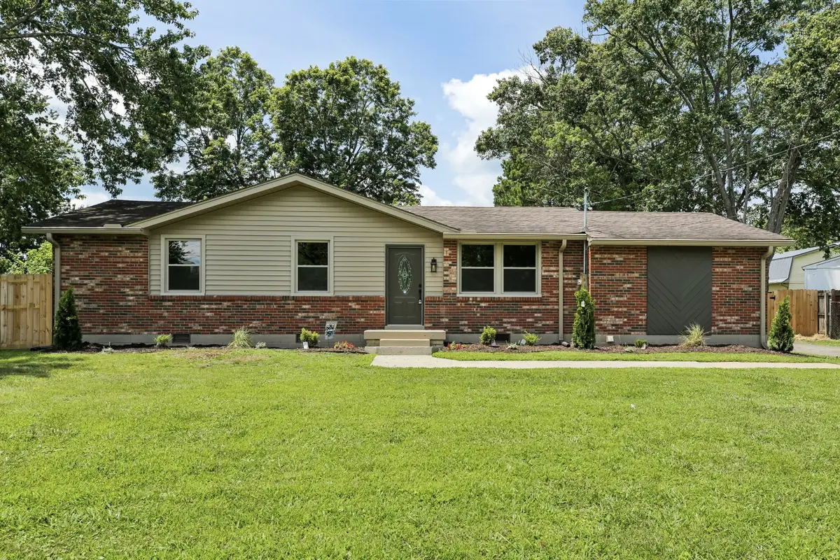 2108 Lynwood Dr, Greenbrier, TN 37073 - #1