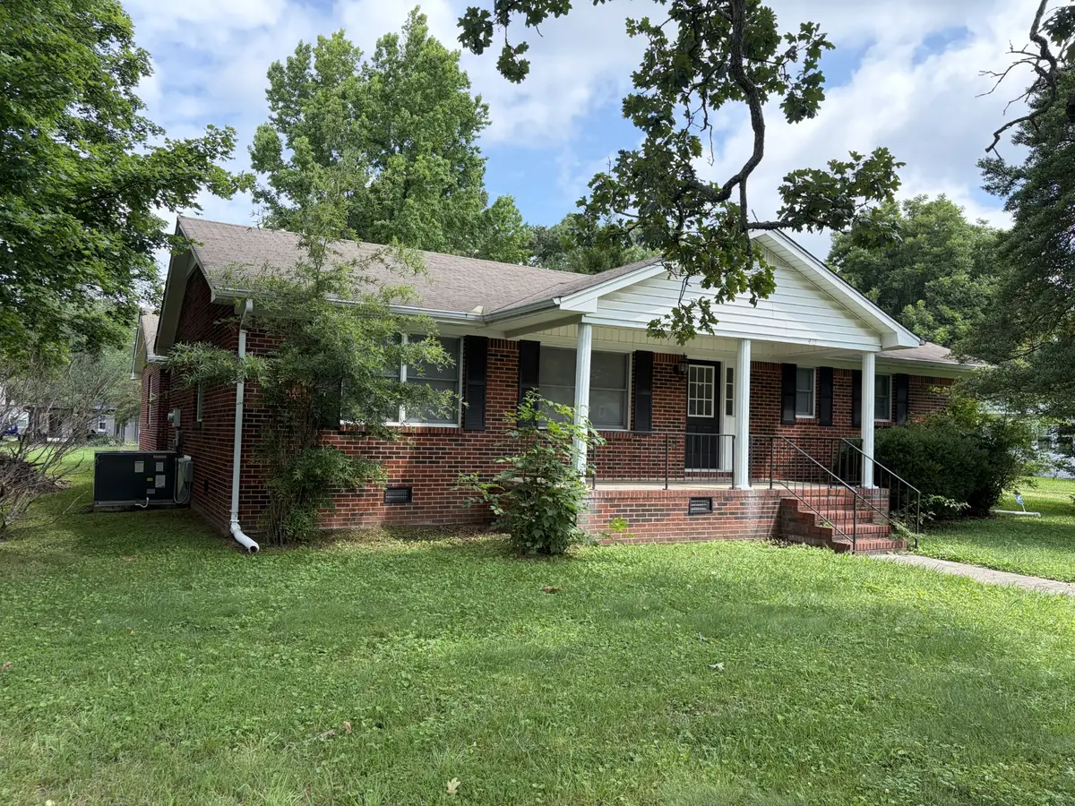 415 E Grundy St, Tullahoma, TN 37388 - #1