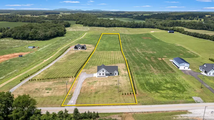 6918 Shelbyville Rd, Morrison, TN 37357 - #2