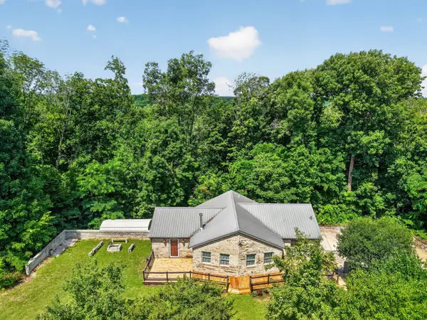 302 Swiper Dr, Smithville, TN 37166