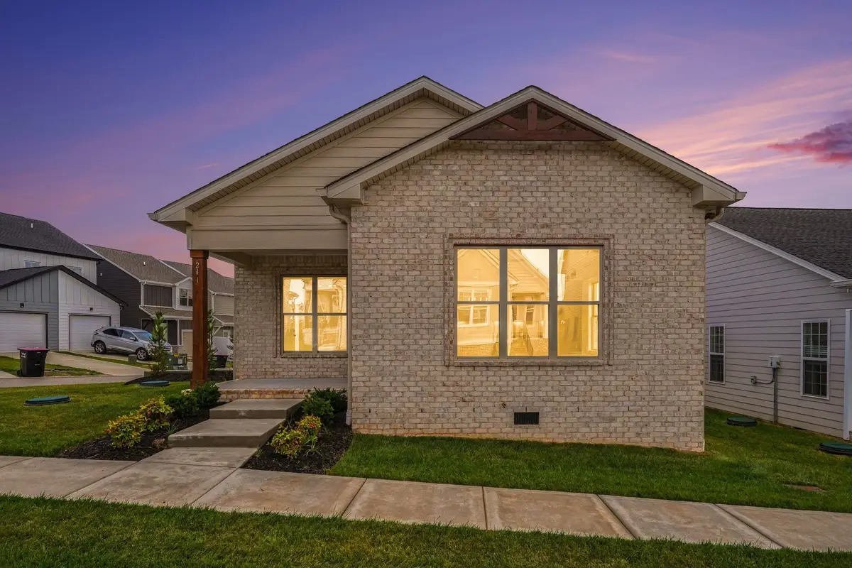 241 Franklin St, Pleasant View, TN 37146 - #1