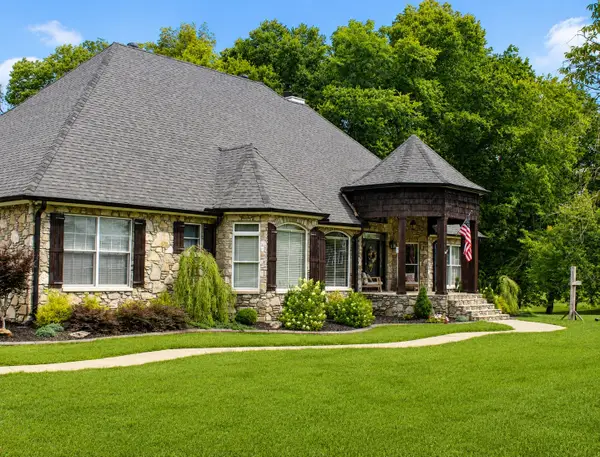 124 Poplar Dr, Brush Creek, TN 38547
