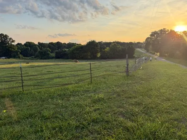 566 Locke Bend Road, Mc Minnville, TN 37110