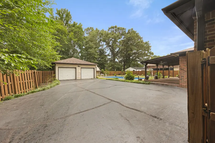 14 Hummingbird Cv, Jackson, TN 38305 - #3