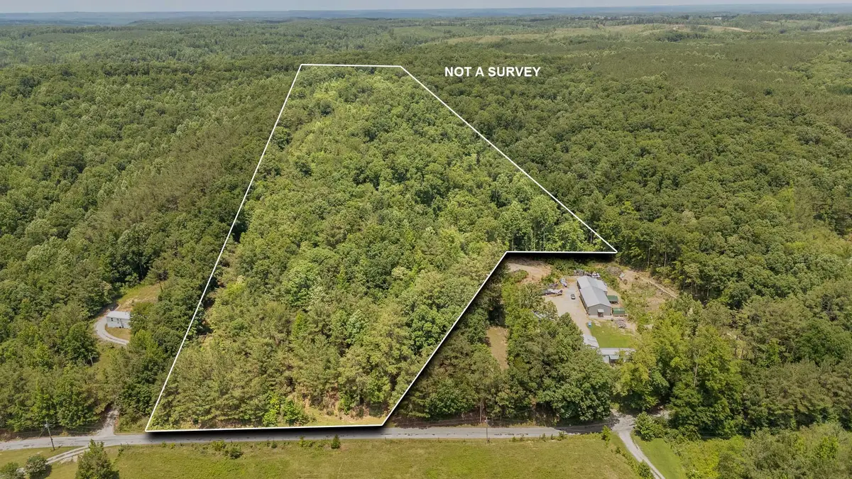 912 Simmons Branch Rd, Waynesboro, TN 38485 - #1