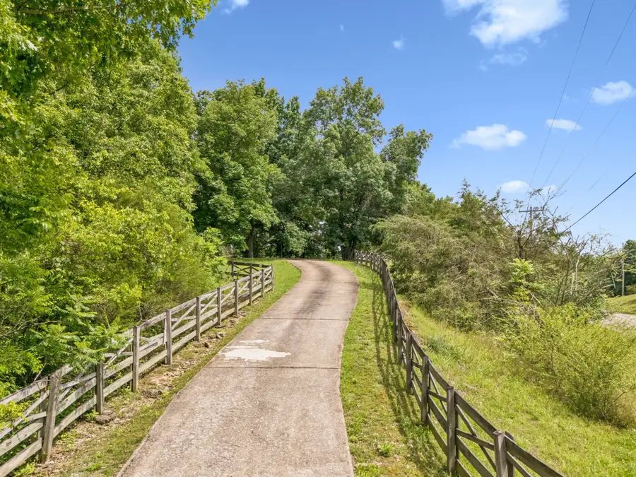 1533 Iron Bridge Rd, Columbia, TN 38401 - #2