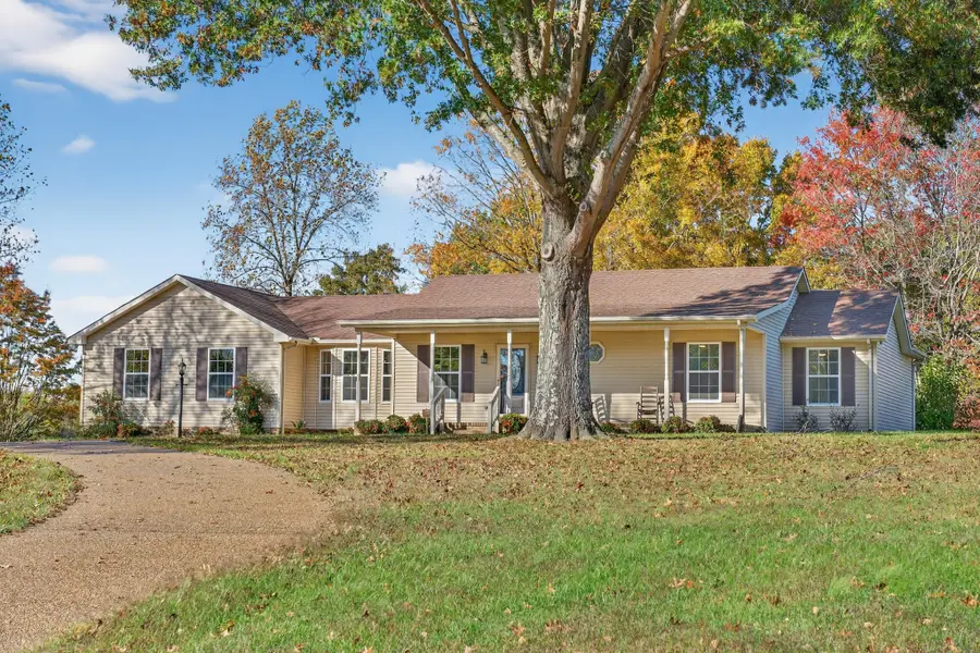 226 W Biggs Rd, Cottontown, TN 37048 - #2