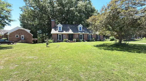 225 Longwood Ln Ne, Clarksville, TN 37043