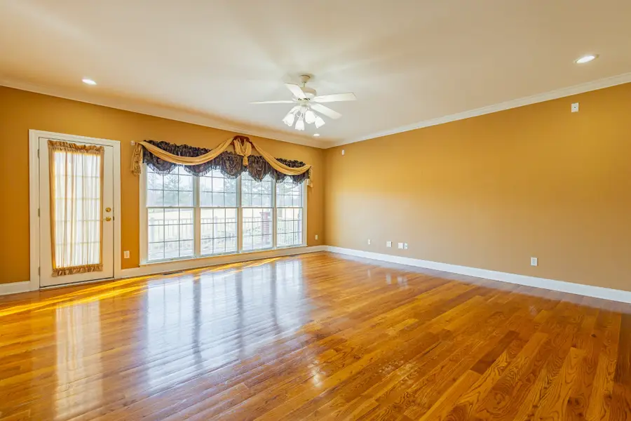 114 Courtside Ln, Tullahoma, TN 37388 - #3