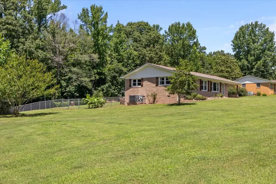 196 Victor St, Camden, TN 38320 - #3