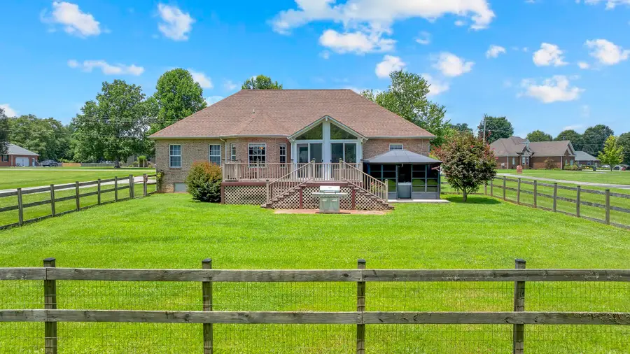 621 Big Oak Dr, Manchester, TN 37355 - #2