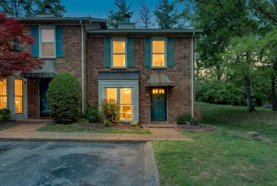 528 Williamsburg Dr, Nashville, TN 37214 - #2