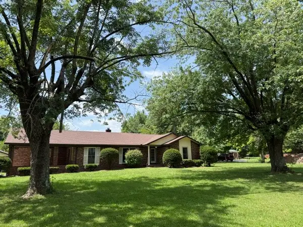 647 52 E Highway E, Portland, TN 37148