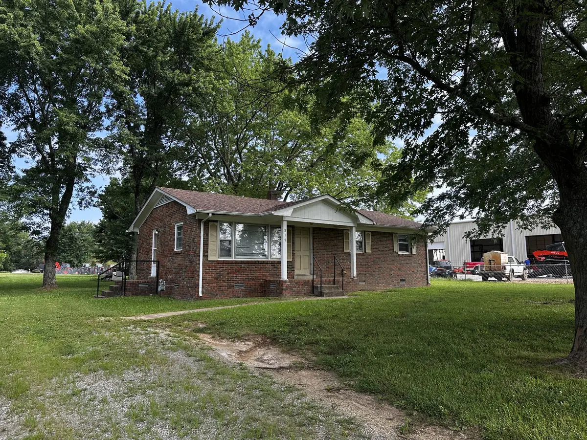 817 Irvin Ln, Loretto, TN 38469 - #1