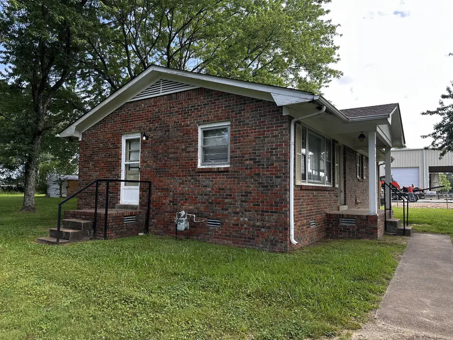 817 Irvin Ln, Loretto, TN 38469 - #2
