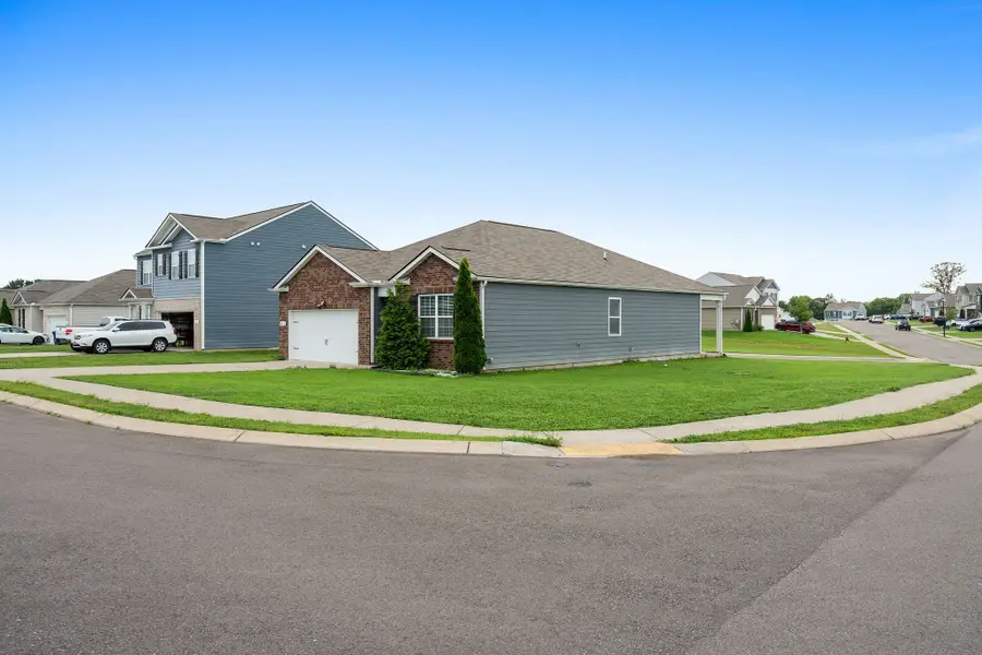439 Lauren Ln, Chapel Hill, TN 37034 - #2