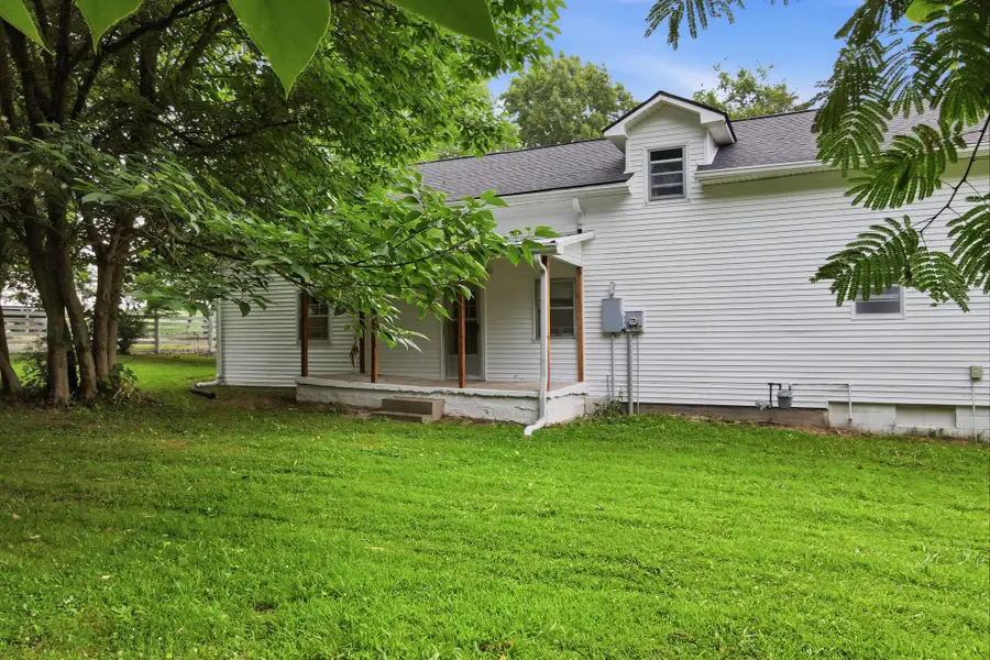 120 Bradley Ln, Cottontown, TN 37048 - #2