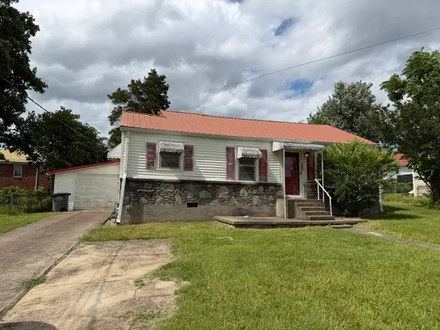 1505 Lawndale St, Fayetteville, TN 37334 - #1