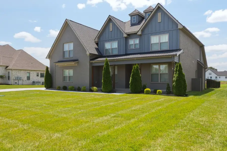 3705 Carriage Dr, Murfreesboro, TN 37128 - #3