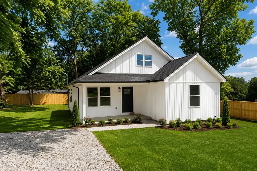 124 Corlew St, Charlotte, TN 37036 - #2