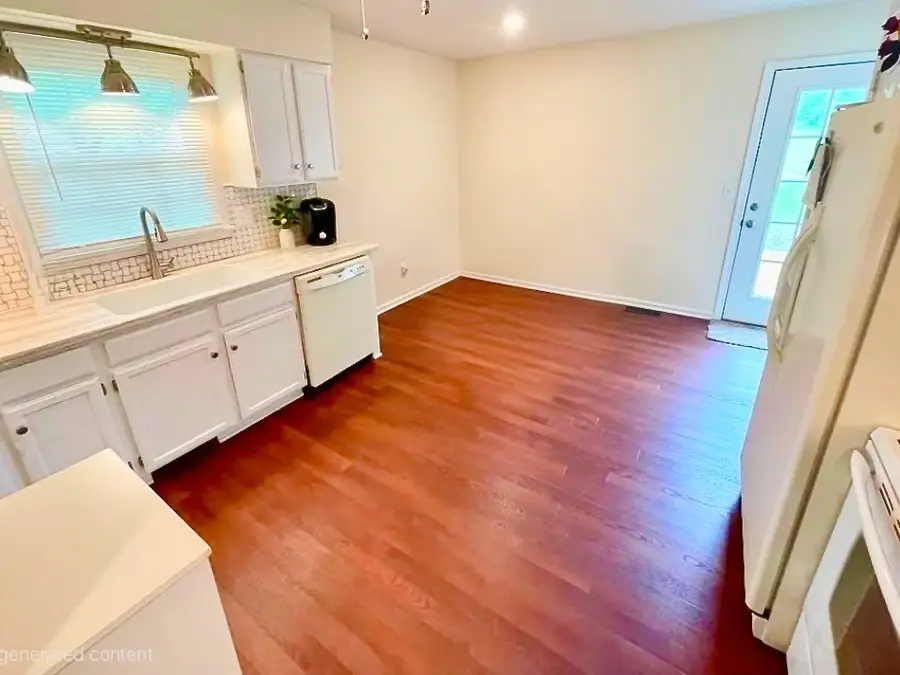 208 Greenwood Dr, Paris, TN 38242 - #3