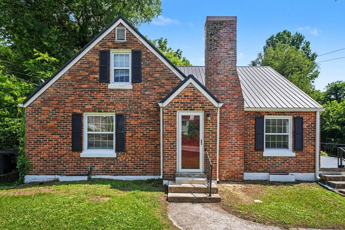 112 8th Ave, Columbia, TN 38401 - #1