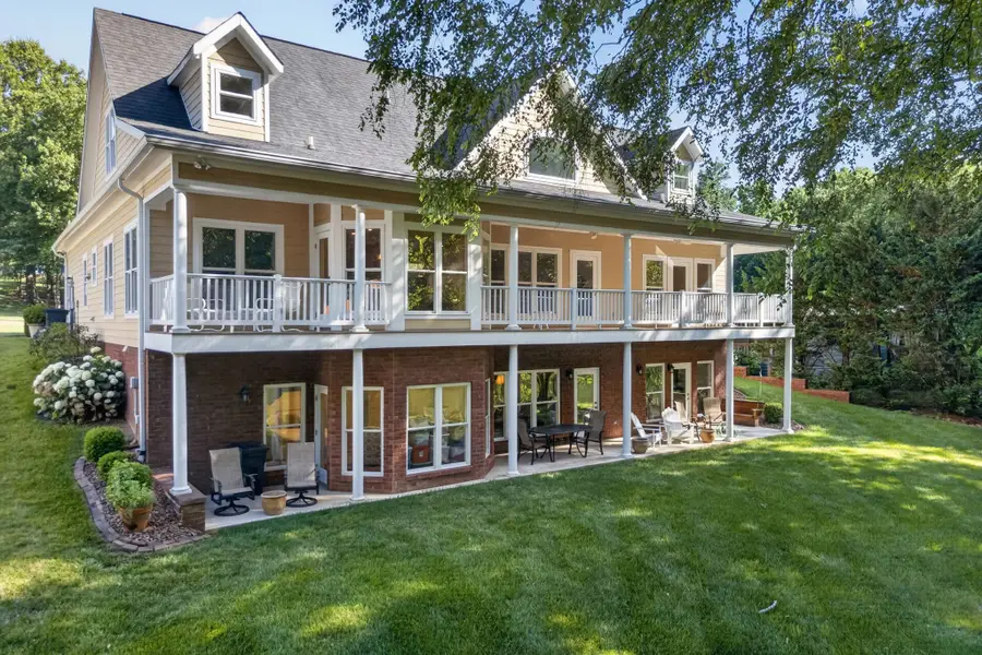 415 River Oaks Dr, Sparta, TN 38583 - #2