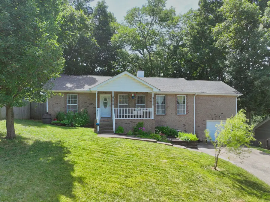 225 High Chaperal Dr, Goodlettsville, TN 37072 - #2