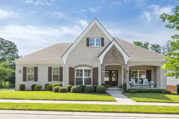 4084 Foxglove Farm Dr, Franklin, TN 37064