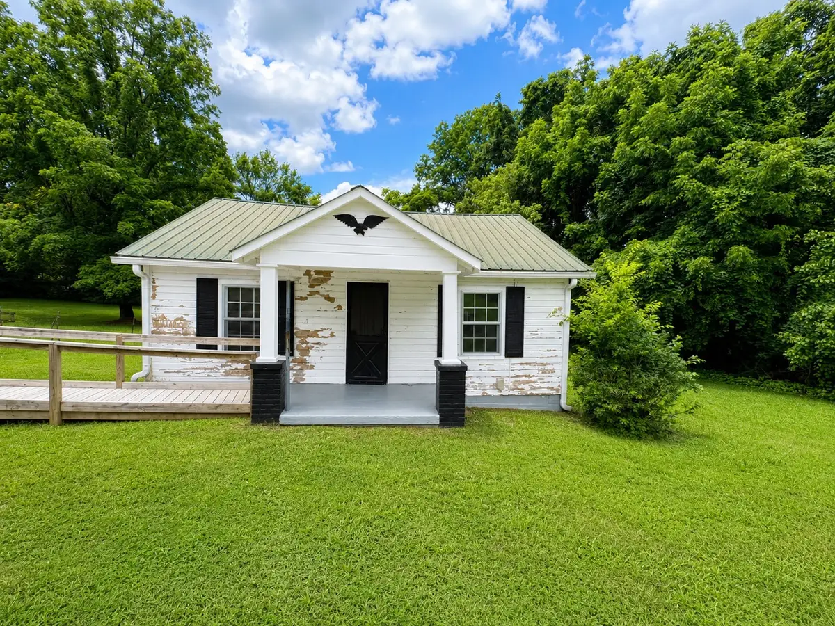 310 Davis Dr, Clarksville, TN 37040 - #1