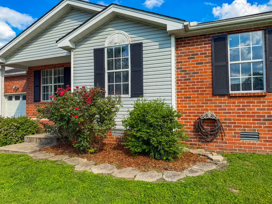 2039 Waterford Dr, Old Hickory, TN 37138 - #2