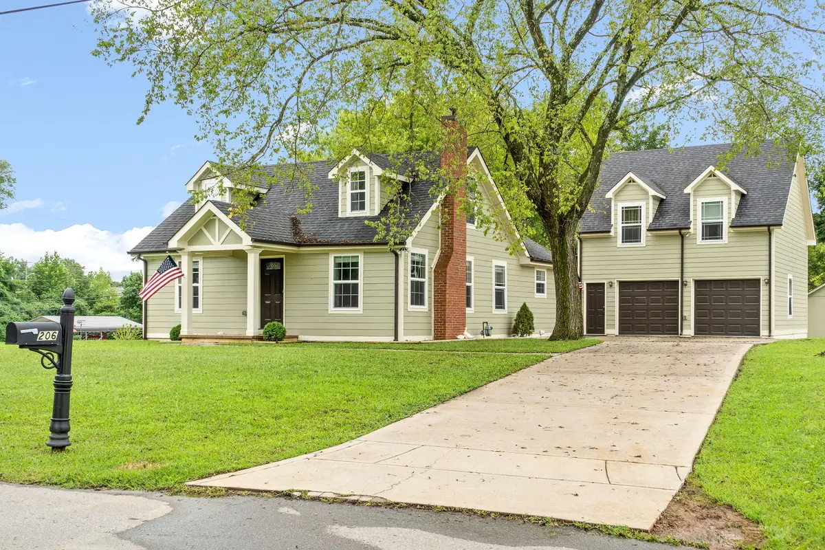 206 E St, Clarksville, TN 37042 - #1