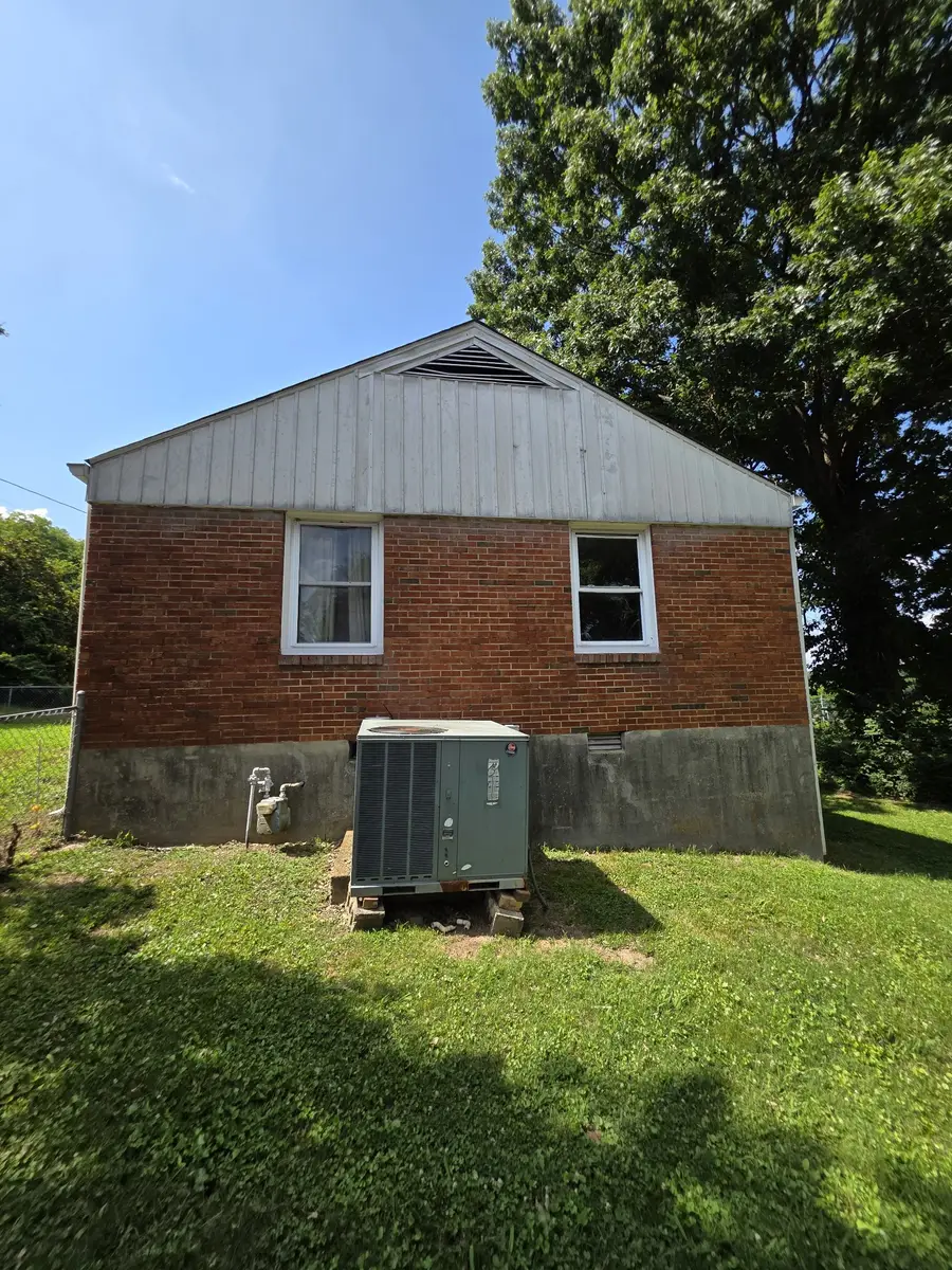 111 High Street N, Mount Pleasant, TN 38474 - #2