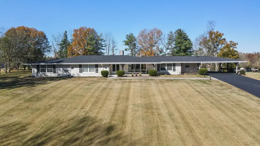 676 Ferguson Hill Rd, Lafayette, TN 37083 - #2