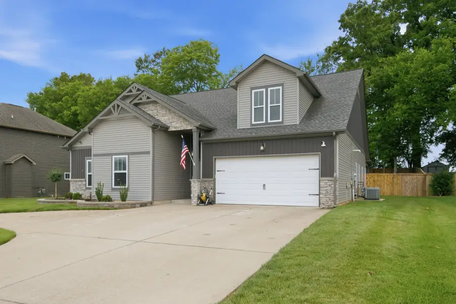 1024 Michaela Cir, Clarksville, TN 37043 - #2