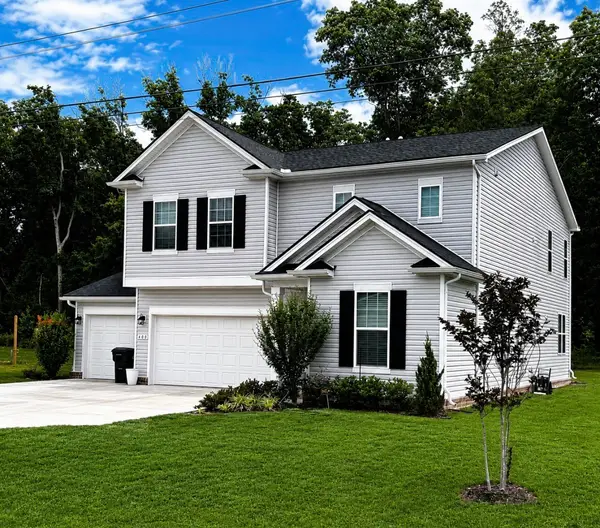 400 Hickory Pointe Dr, Dickson, TN 37055
