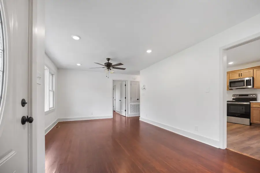 713 Monroe St, Clarksville, TN 37040 - #3